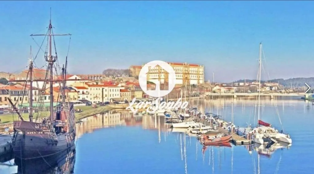 Luxury Villa with River Views in Esposende