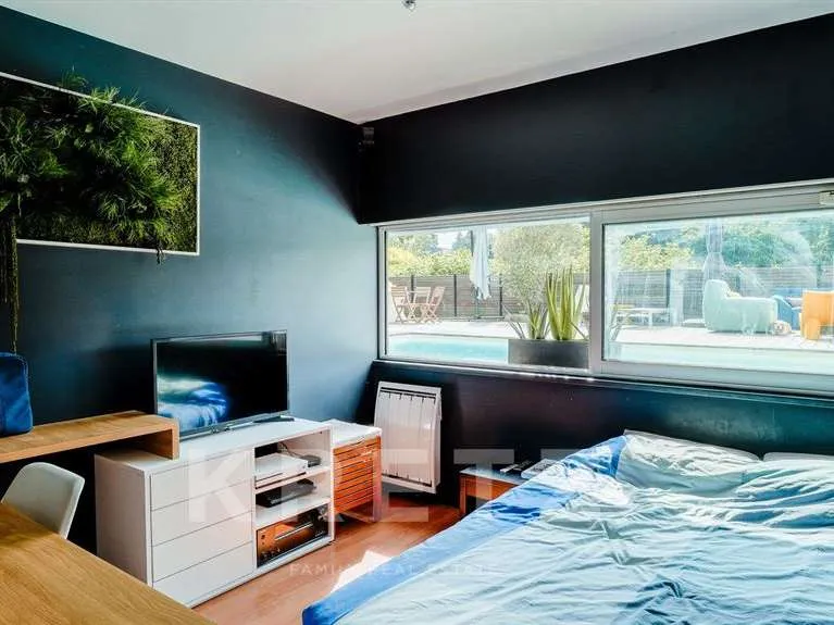 Bedrooms - Architect-designed Villa with Pool in Saint-Brieuc