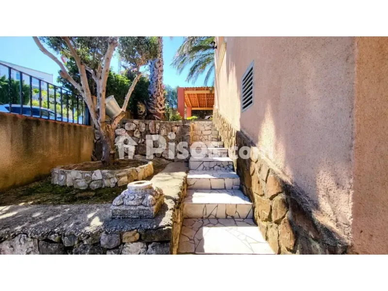 Toad - Chalet with Mountain and Sea Views in Montecorona