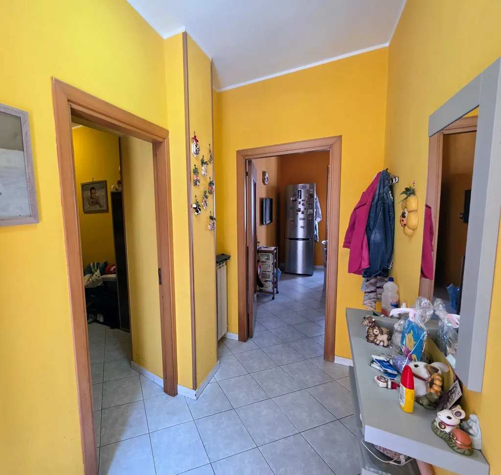 Esik - Apartment with Balcony in Capua
