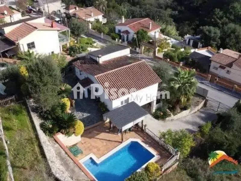 Vista aerea - Chalet with Pool and Mountain Views in Lloret Blau