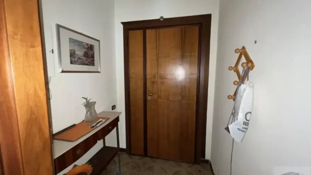 Entrée - Spacious Apartment with Dual Entrance in Rende