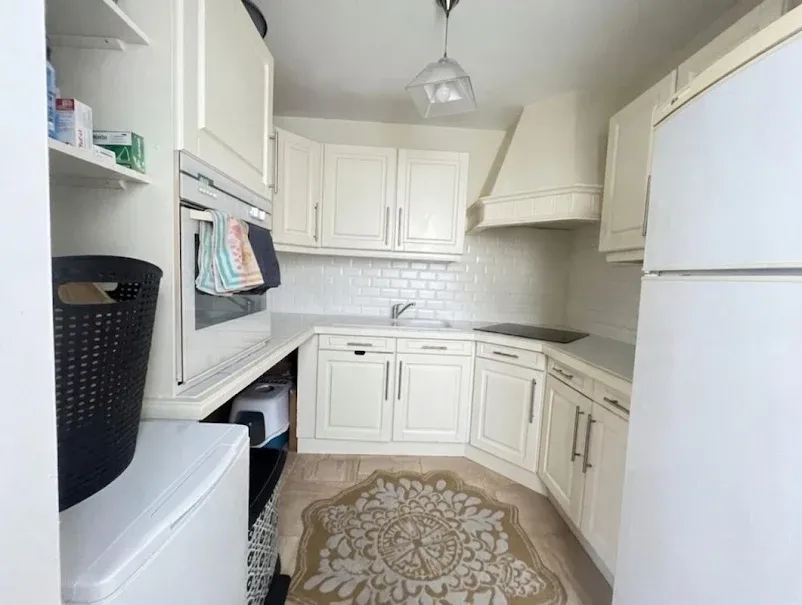 Köök - City Centre 3-Bed Apartment in Saintes