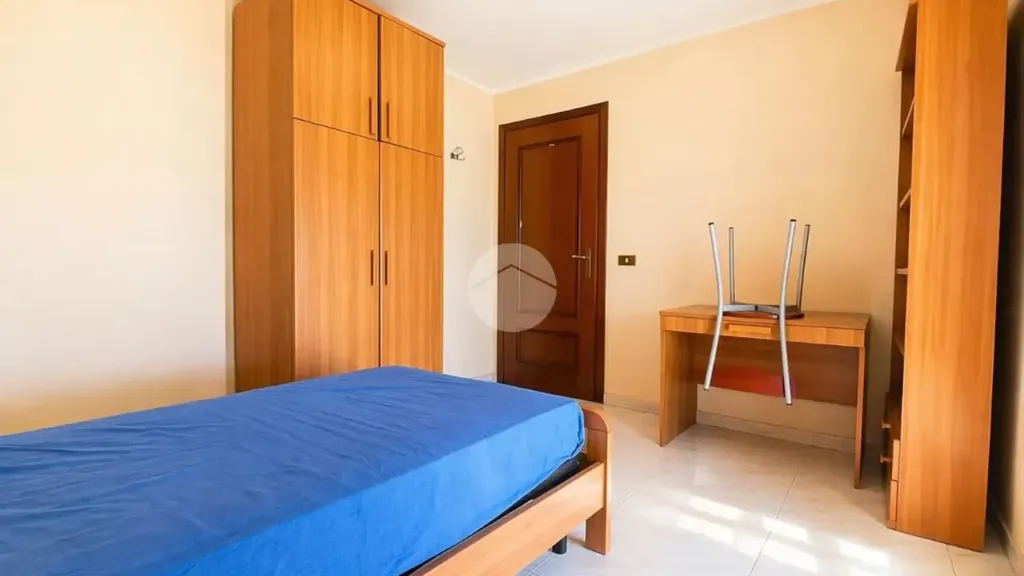 Chambres - Three-Bedroom Apartment with Balcony in Settimo