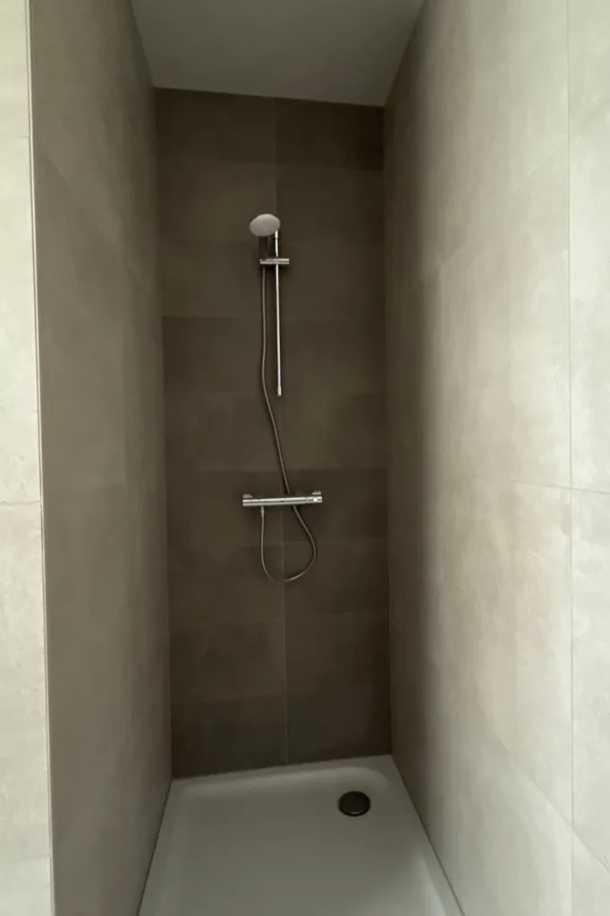 Bathrooms - Furnished 3-Bedroom Apartment with Terrace in Lunteren