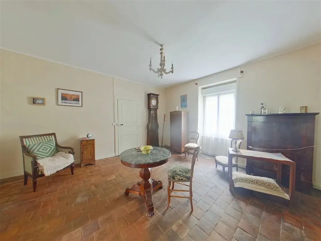 Séjour - Maison de Campagne à Rénover avec Dépendances à Lignac