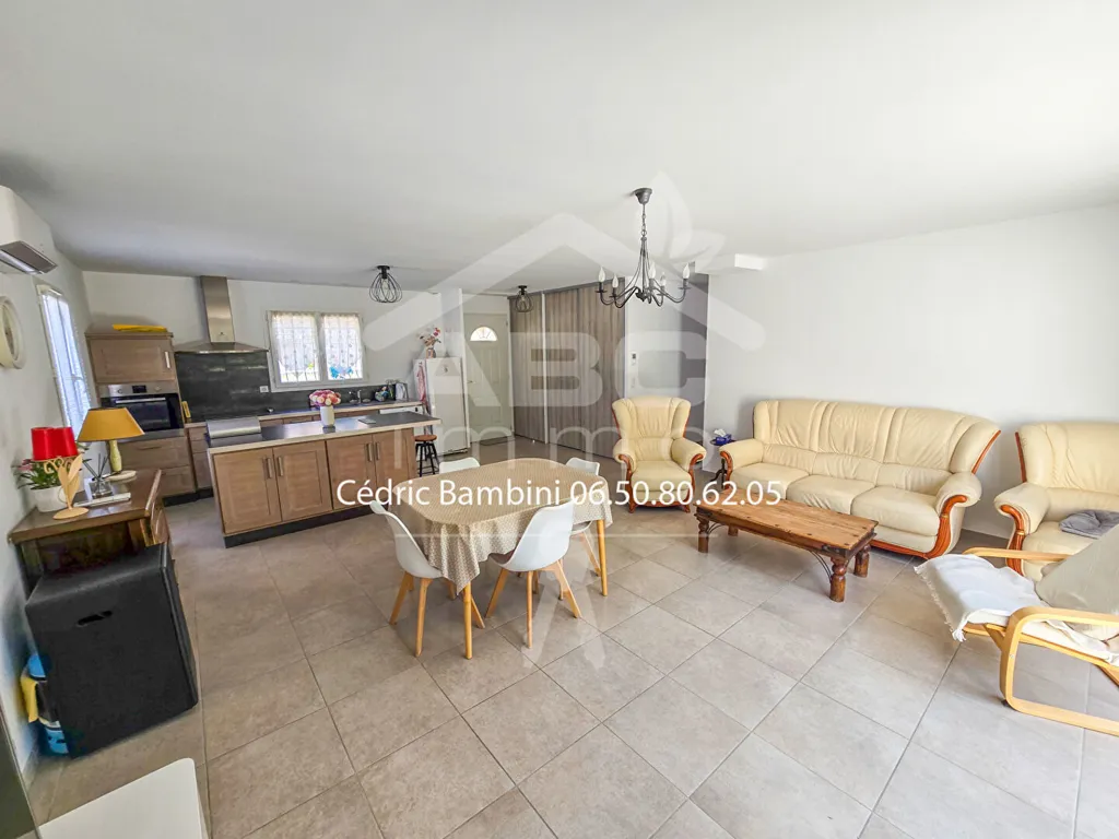 Söögituba - Recent Flat-Plan House with Garden near Town Centre