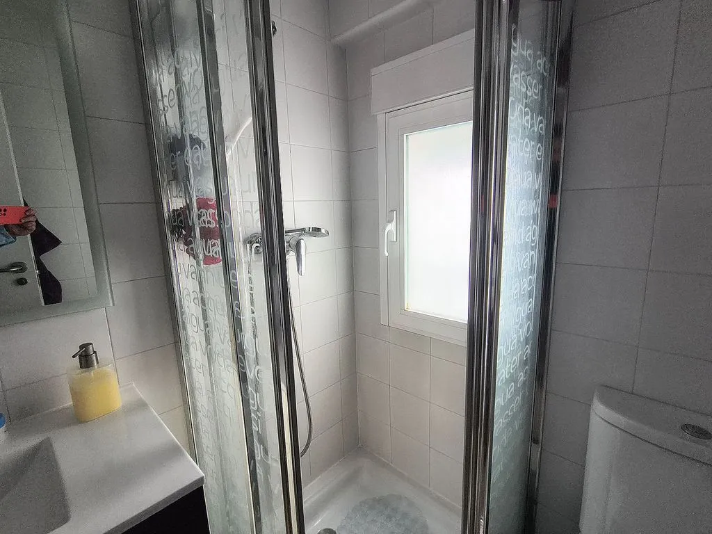 Salles de bain - Bright 1-Bedroom Flat with Lift in Embajadores