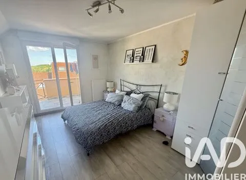 Chambres - Duplex Lumineux avec Balcons à Oeting