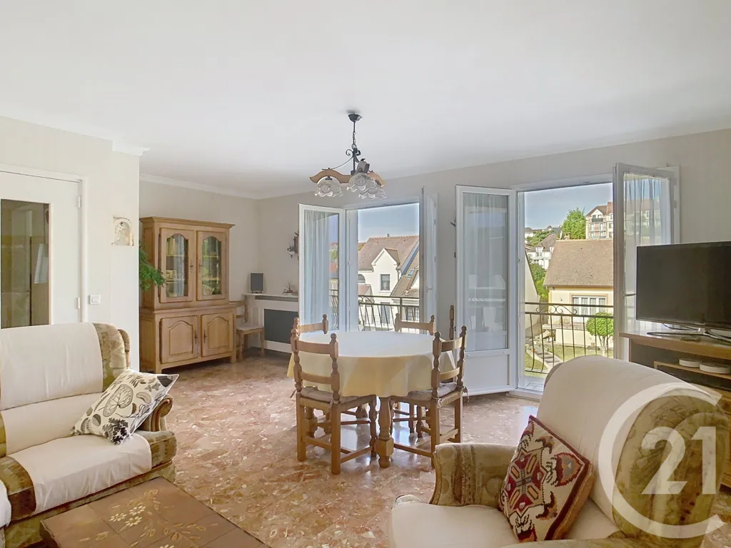 Séjour - Maison Familiale avec Jardin à Thiais