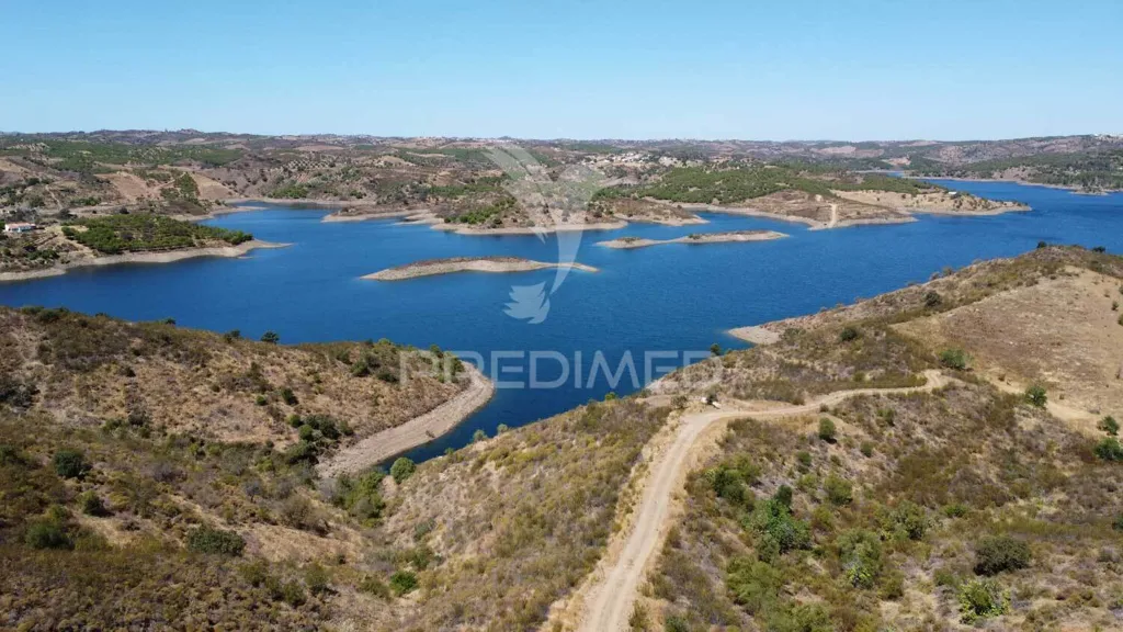 Jardin - Rustic Land with Waterfront on Beliche Dam, Algarve