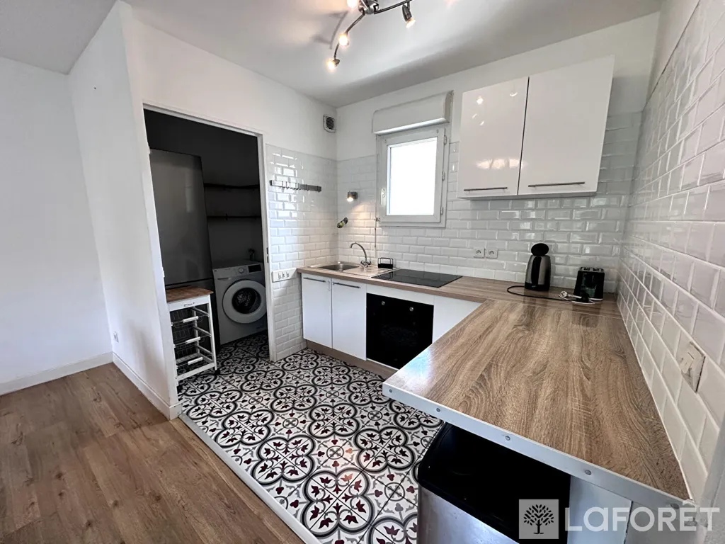 Kitchen - Modern Flat with Balcony in Saint-Jean-d'Illac