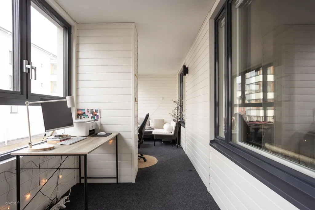 Bureau - Scandinavian-Style City Flat with Balcony in Vaasa