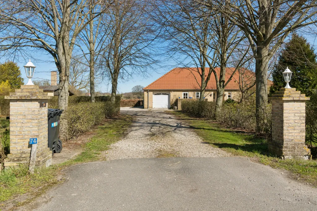 Esterno - Elevated Villa with Garden Views near Ellinge