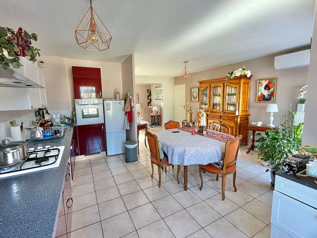Cuisine - Appartement T4 avec Garage dans l'Hypercentre de Bourgoin-Jallieu