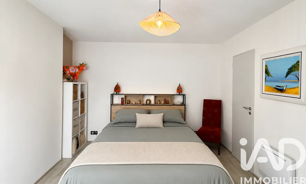 Bedrooms - Contemporary House with Pool in Pont-Saint-Esprit