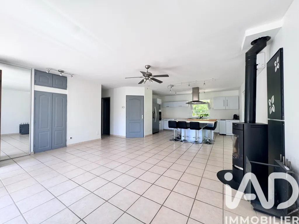 Elutuba - Single-Storey House with Pool in Saint-Didier-de-la-Tour