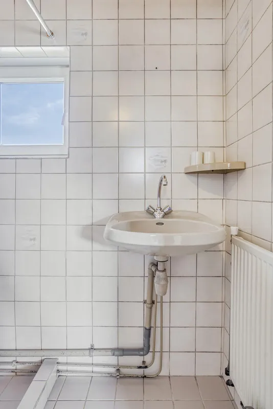 Salles de bain - Corner House with Solar Panels in Oude Pekela
