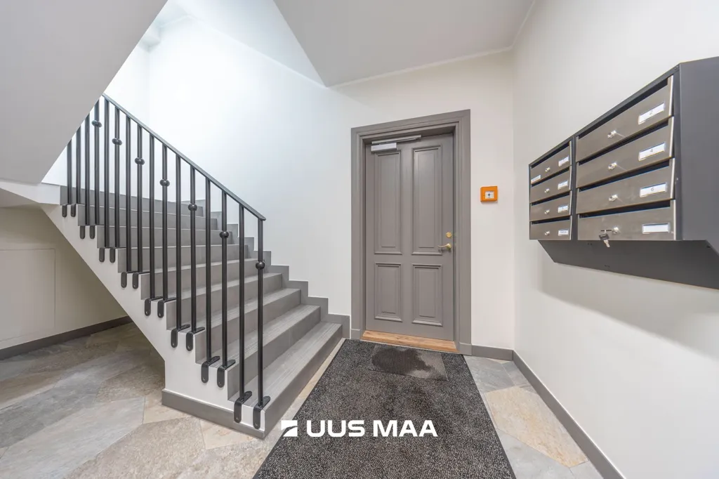 hallway_entrance
