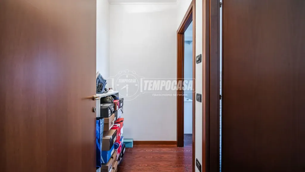 hallway_entrance