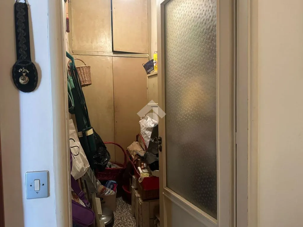 Hallway - Spacious 5-Room Apartment with Balconies in Catania