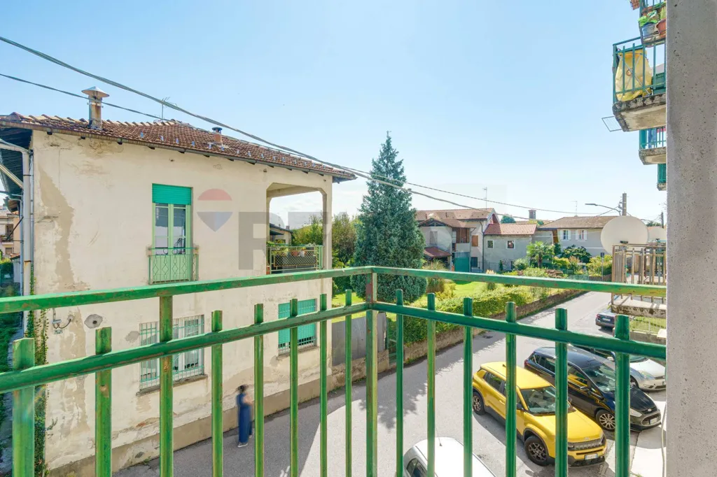 Balcon - Modernised Two-Bedroom Apartment in Arsago Seprio