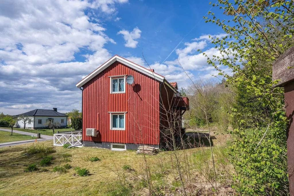 Välivaade - Red Villa with Garden in Bengtsfors