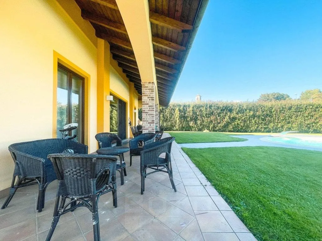 Terrasse - Luxury Villa with Pool in Brovello-Carpugnino