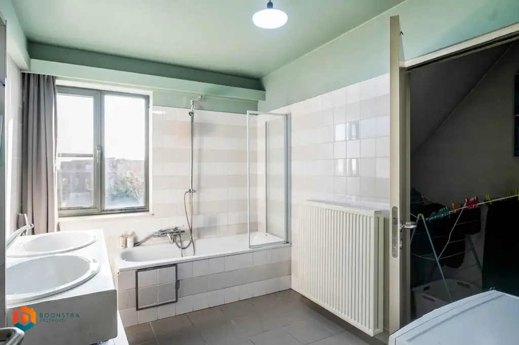Vannitoad - Mixed-Use Property with Duplex in Putte Centre
