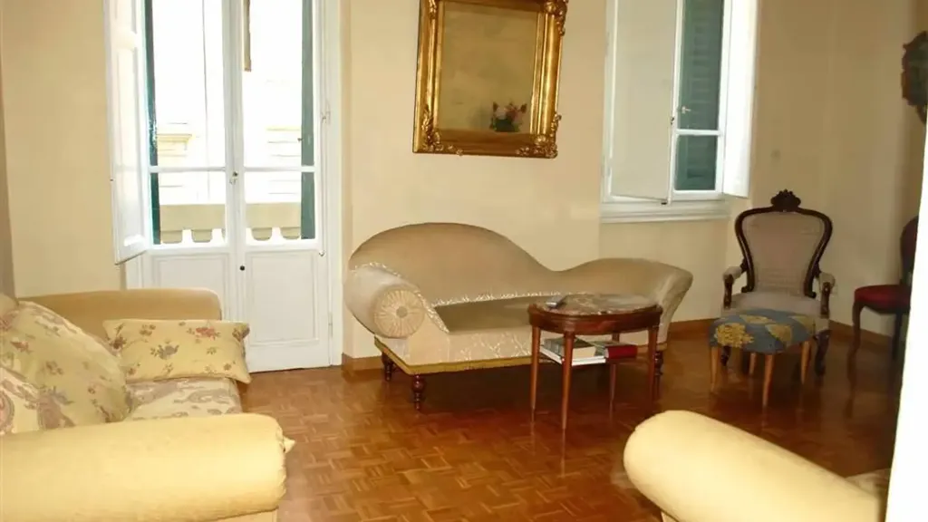 Soggiorno - Prestigious Apartment with Balcony in Florence