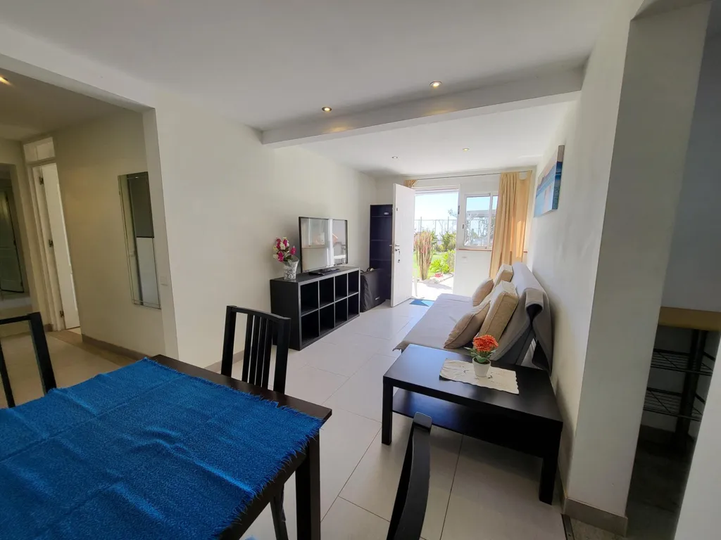 Elutuba - Detached Villa with Private Garden in Arona