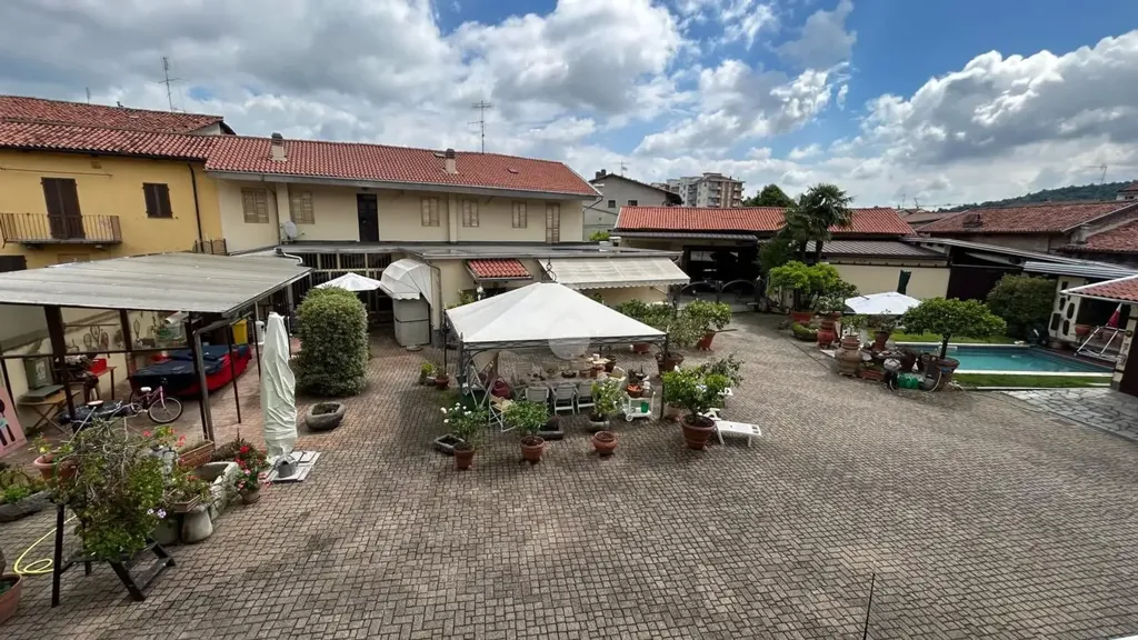 Jardin - Independent House with Balcony in Samone