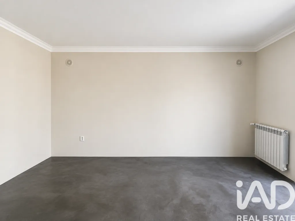 Rooms - T3 Apartment with Spacious Terrace in Alfragide