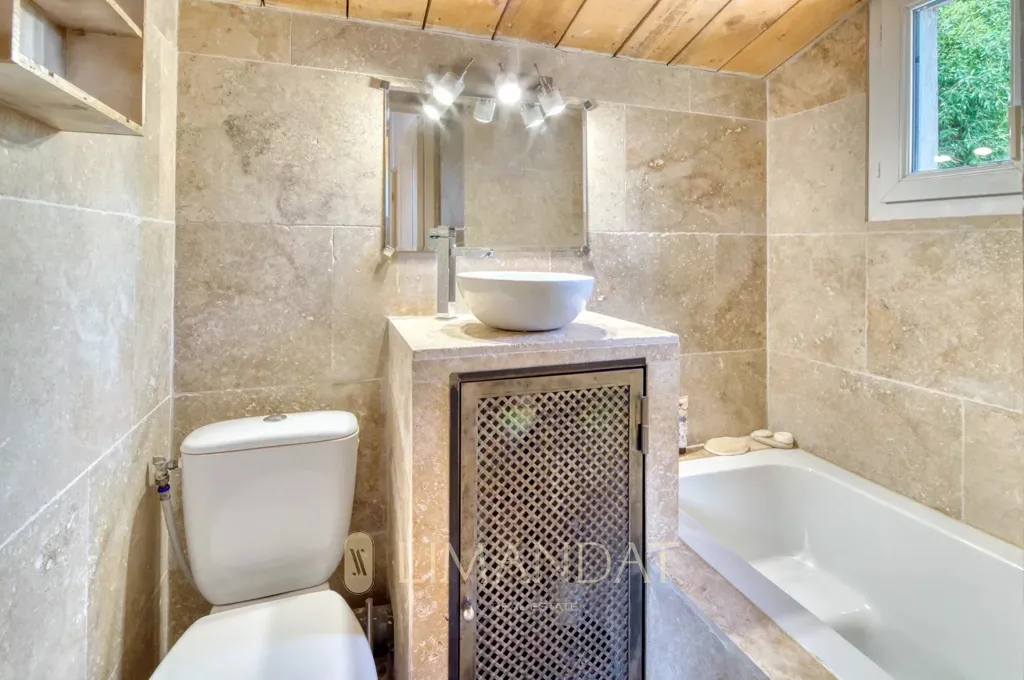 Bathrooms - Maison with Sea View in Les Adrets-De-L'Esterel