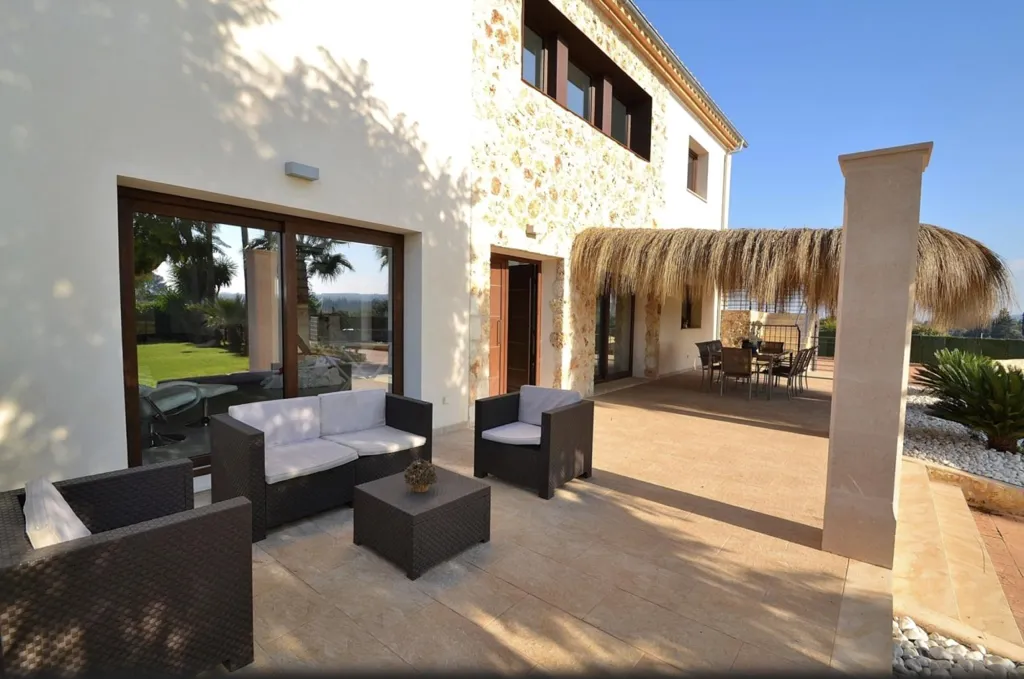 Terrass - Mallorcan Villa with Pool in Muro