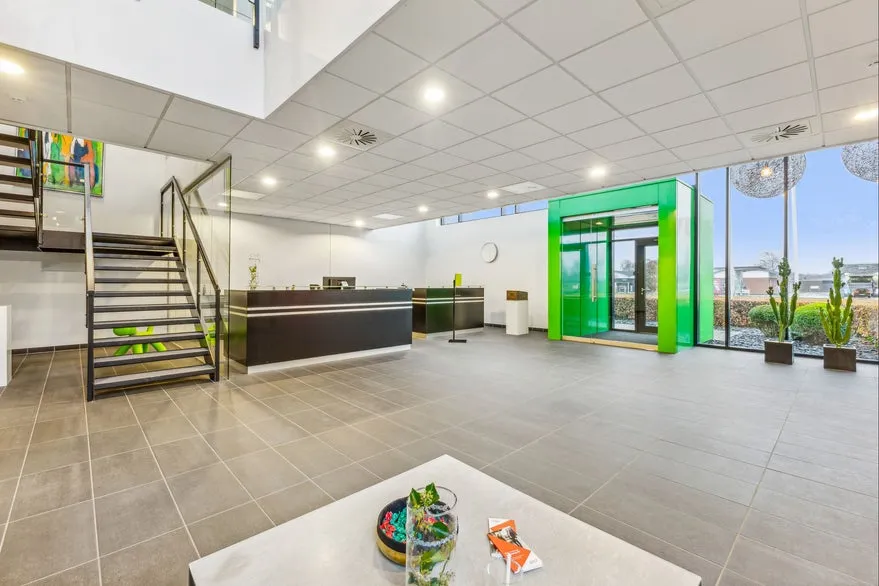 Entrée - Architecturally Distinctive Office in Herning