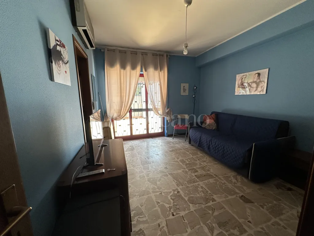 Elutuba - Rental Apartment with Three Entrances in Catania