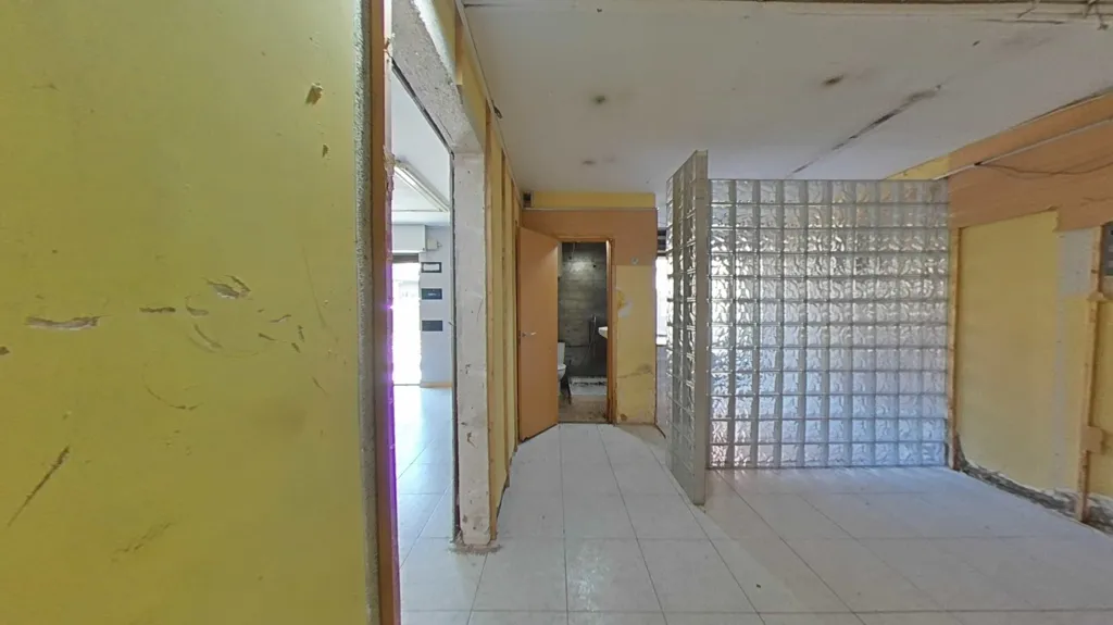 Hallway - Commercial Space in Badalona, Barcelona