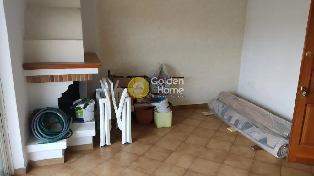 Séjour - Multi-Storey Building with Large Garden in Rafina - Neraias