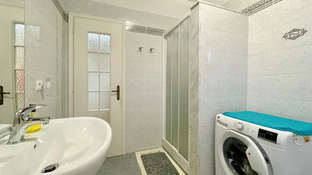 Salles de bain - Elegant Semi-detached House in Borgo Virgilio