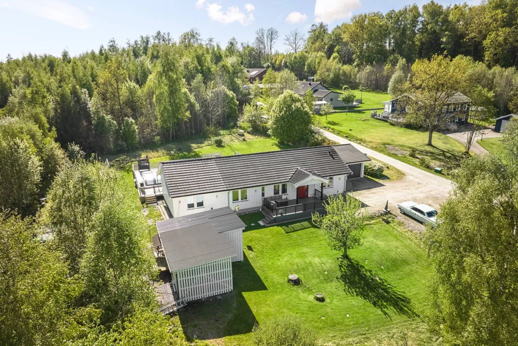 6-toaline maja asukohas Stenungsunds kommun