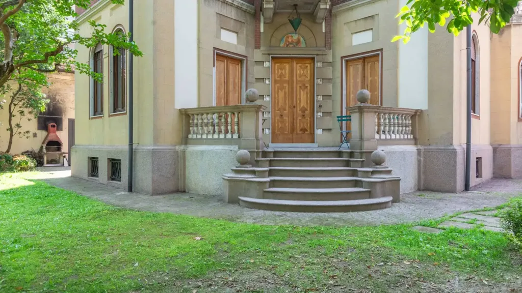 Exterior - 1920s Villa with Garden in Vigevano Centre