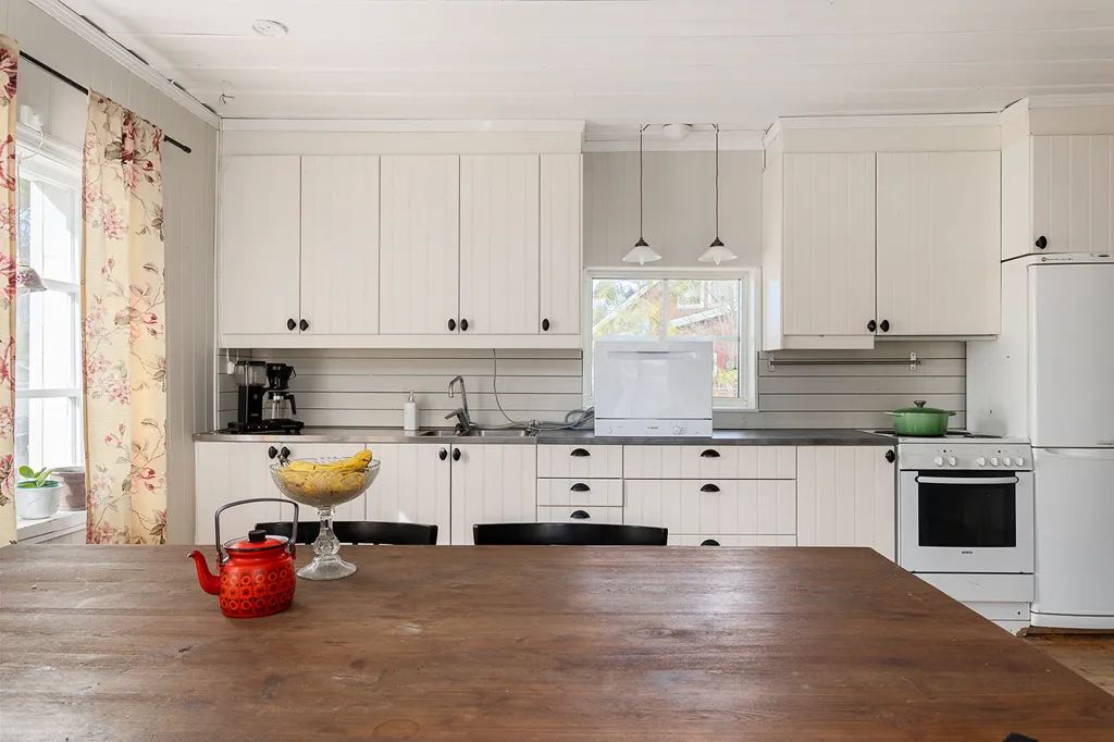 Cuisine - Classic Timber Villa with Garden in Ersmark