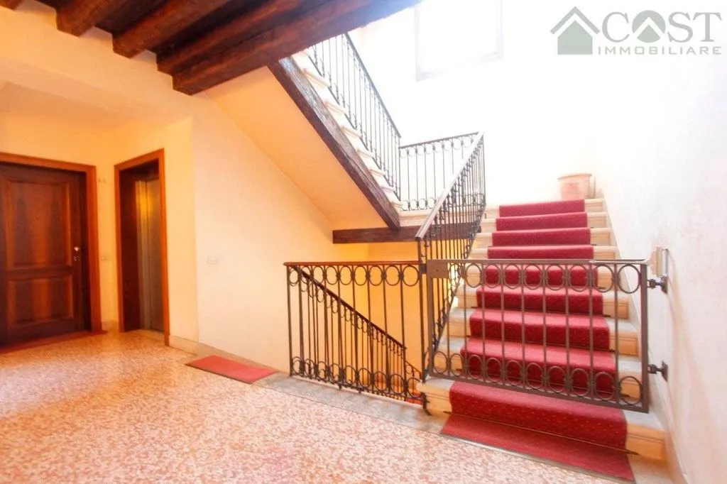 Pièces - Luxury Penthouse with Panoramic Views in Vicenza