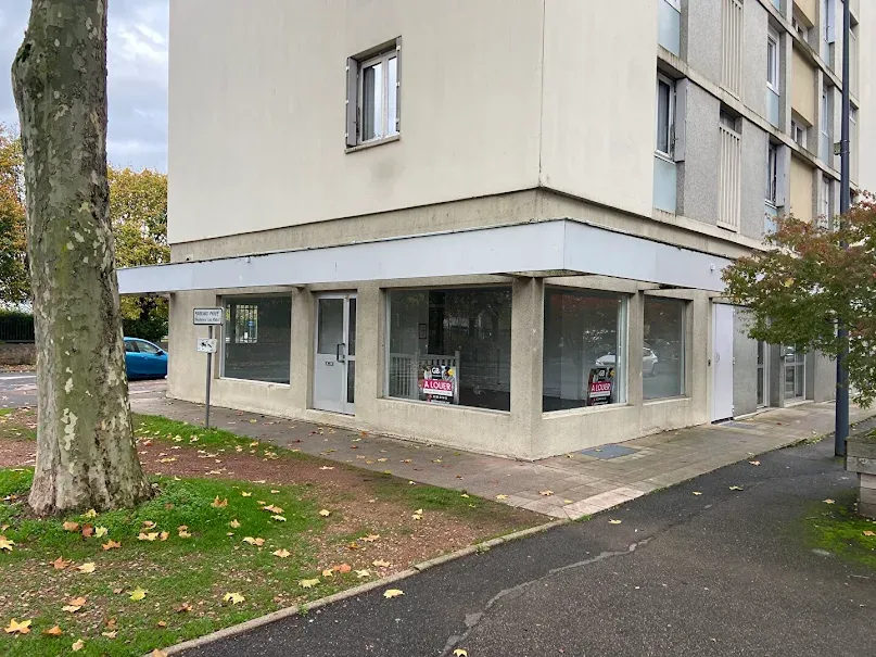 Esterno - Commercial Space with Large Frontage in Nevers