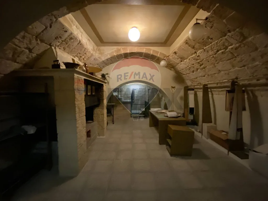 Pièces - Commercial Space with Central Location in Molfetta