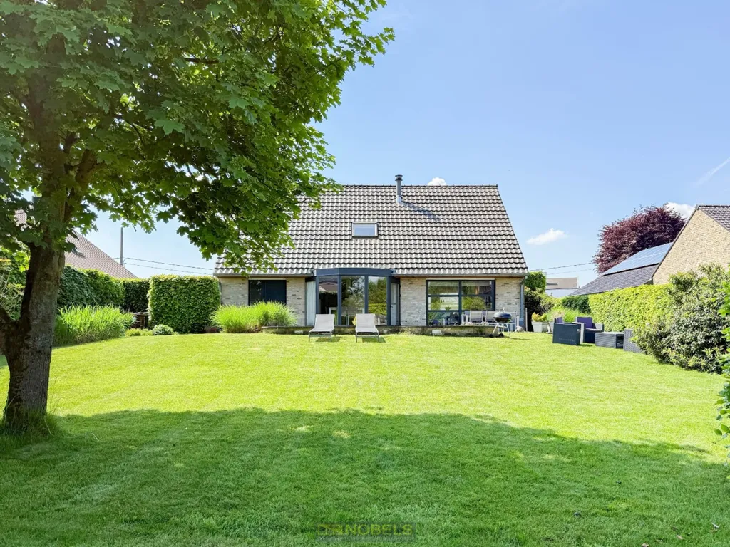 Aed - Instapklare Villa with Garage in Wortegem