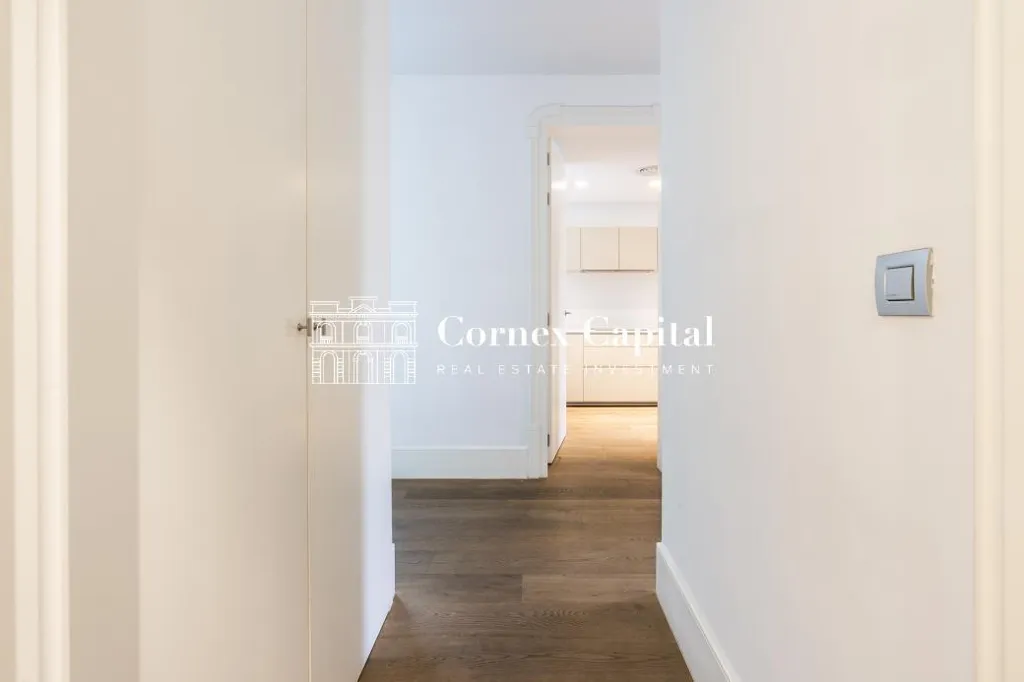 Hallway - Penthouse-Duplex with Terrace in Eixample, Barcelona