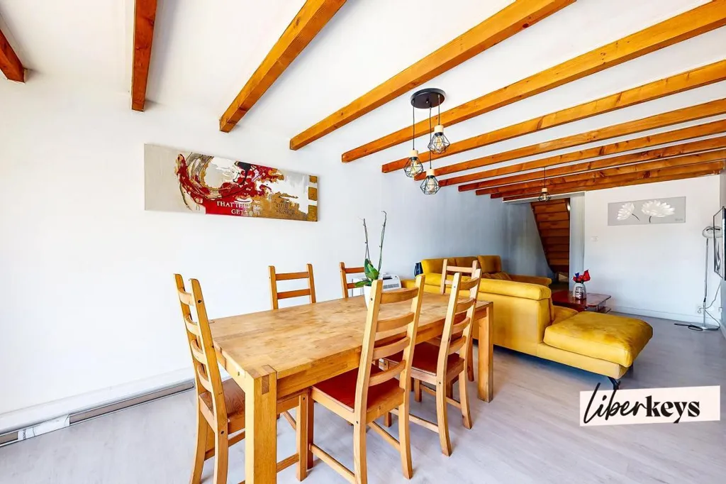Söögituba - Spacious House with Polyvalent Room in Vauvert