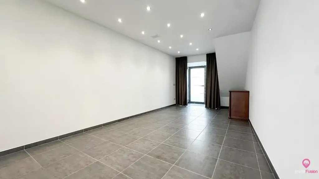 Hallway - Mixed-Use Property with Garden in Beringen Centre